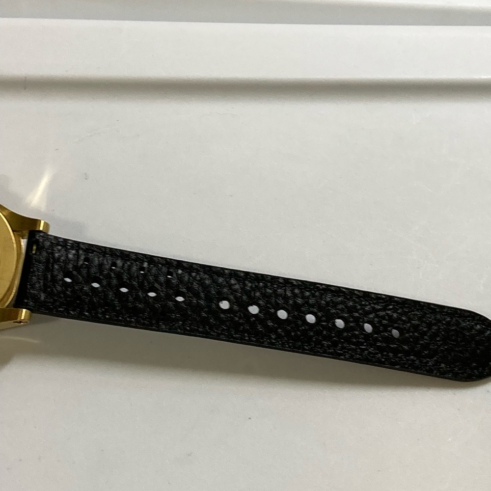 Nixon The 38-20, Refined, gold tones with black dial and strap, new battery - Picture 9 of 11